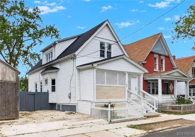 Photo 1 of Single family home for sale at 102 Wende St, Buffalo, NY 14211 | MLS# B1709194 | Listing updated on 2026-08-22