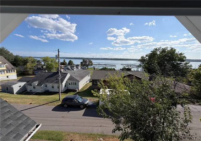 Photo 3 of Sale Pending at 204 Brow St, Salina, NY 13088 | MLS# S1709161 | Listing updated on 2026-09-10