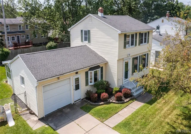 Photo 3 of Sale Pending at 229 Willow Ridge Dr, Amherst, NY 14228 | MLS# B1708717 | Listing updated on 2026-09-02