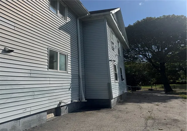 Photo 3 of Sale Pending at 134 Lewis St, Rochester, NY 14605 | MLS# R1709222 | Listing updated on 2026-08-28