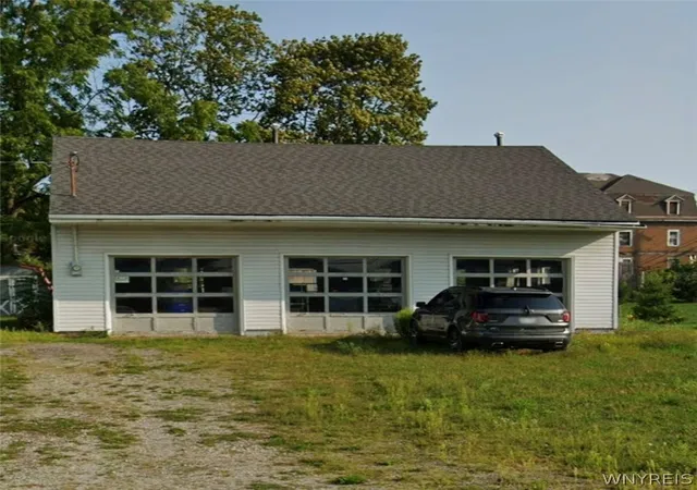 Photo 3 of Sale Pending at 69 S Main St, Royalton, NY 14105 | MLS# B1709236 | Listing updated on 2026-08-27