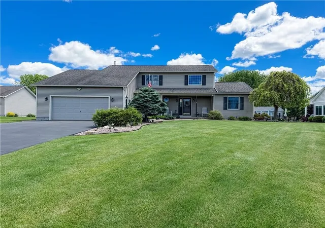 Photo 1 of Single family home for sale at 14 Brae Ridge Rd, Owasco, NY 13021 | MLS# R1709122 | Listing updated on 2026-09-08