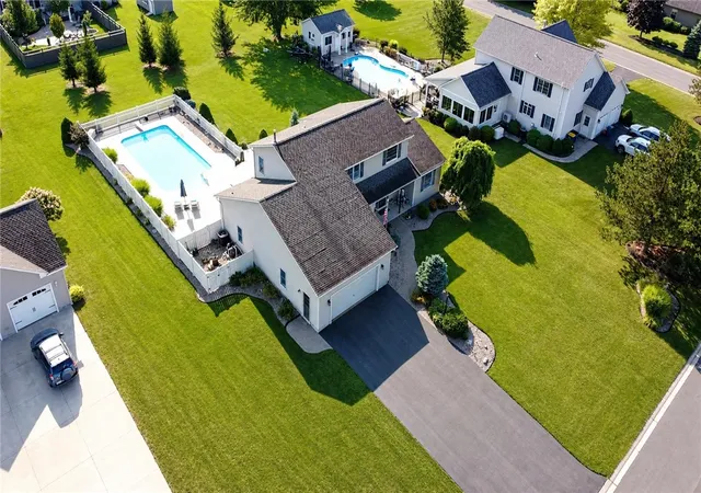 Photo 2 of Single family home for sale at 14 Brae Ridge Rd, Owasco, NY 13021 | MLS# R1709122 | Listing updated on 2026-09-08
