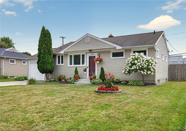 Photo 3 of Sale Pending at 63 Rosemont Dr, Amherst, NY 14226 | MLS# B1702592 | Listing updated on 2026-09-01