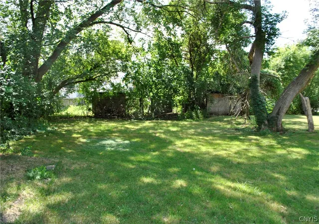 Photo 3 of Single family home for sale at 231 Richfield Blvd, Salina, NY 13211 | MLS# S1707547 | Listing updated on 2026-08-24