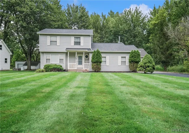 Photo 1 of Single family home for sale at 7143 Akron Rd, Lockport Town, NY 14094 | MLS# B1707906 | Listing updated on 2026-08-24