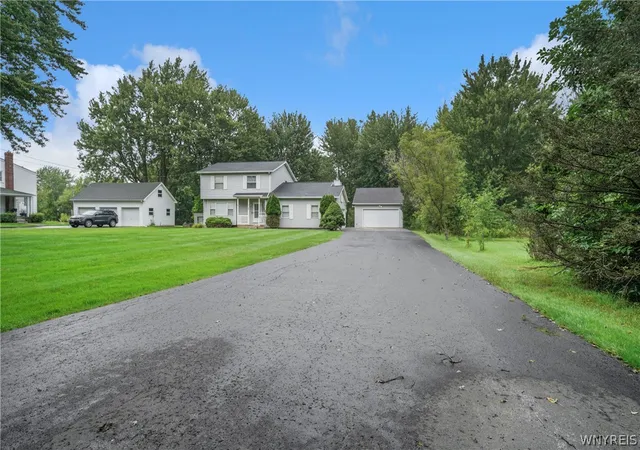 Photo 2 of Single family home for sale at 7143 Akron Rd, Lockport Town, NY 14094 | MLS# B1707906 | Listing updated on 2026-08-24