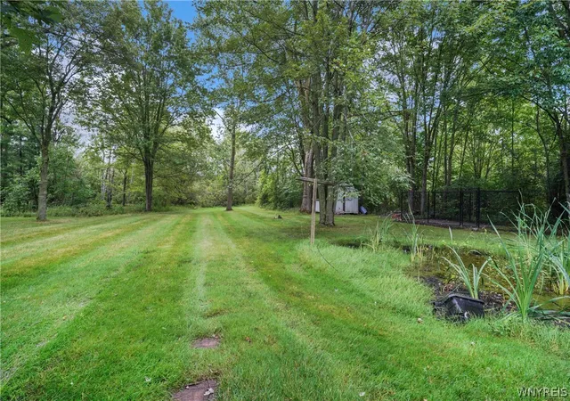 Photo 3 of Single family home for sale at 7143 Akron Rd, Lockport Town, NY 14094 | MLS# B1707906 | Listing updated on 2026-08-24