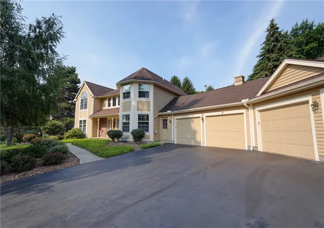 Photo 1 of Single family home for sale at 9 Foxboro Ln, Perinton, NY 14450 | MLS# R1709125 | Listing updated on 2026-08-26