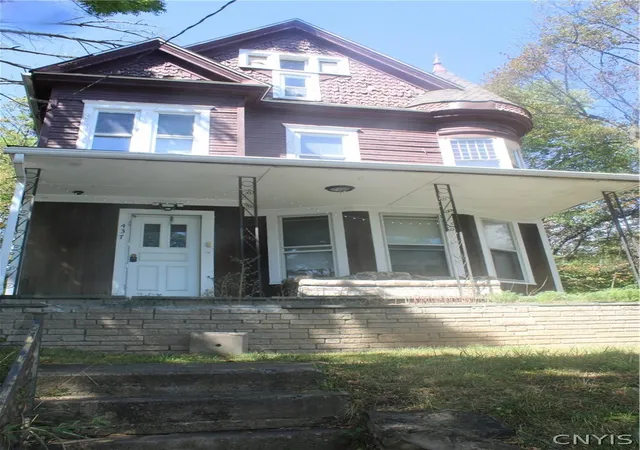 Single family home for sale at 437 Clarendon St, Syracuse, NY 13210 | MLS# S1709345