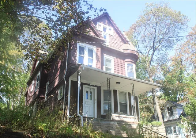 Photo 2 of Single family home for sale at 437 Clarendon St, Syracuse, NY 13210 | MLS# S1709345 | Listing updated on 2026-08-24