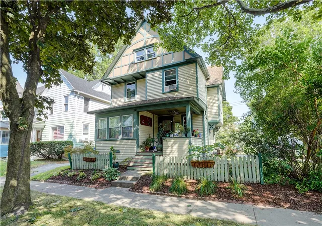 Photo 1 of Sale Pending at 132 Boardman St, Rochester, NY 14607 | MLS# R1708983 | Listing updated on 2026-09-03
