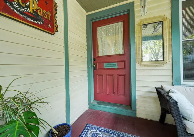 Photo 2 of Sale Pending at 132 Boardman St, Rochester, NY 14607 | MLS# R1708983 | Listing updated on 2026-09-03