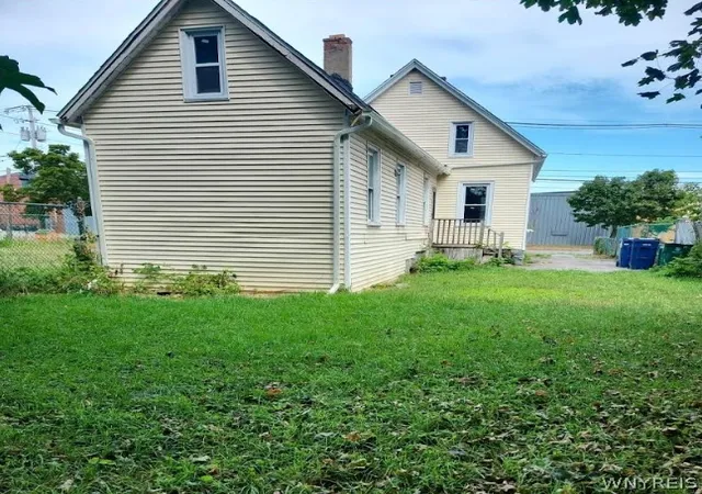 Photo 2 of Single family home for sale at 27 Leroy Ave, Buffalo, NY 14214 | MLS# B1705415 | Listing updated on 2026-08-24