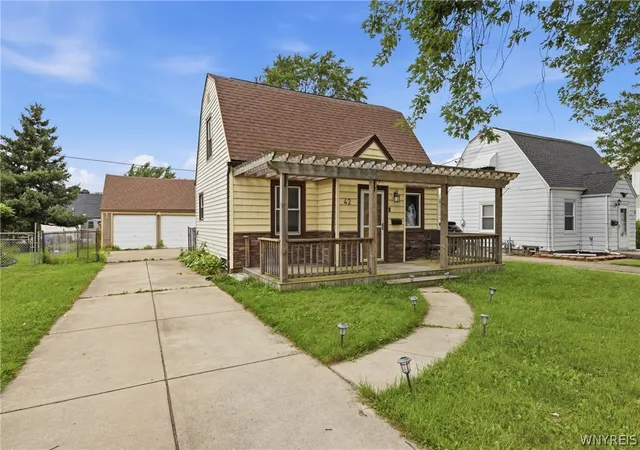 Photo 2 of Single family home for sale at 42 Lindbergh Ct, Cheektowaga, NY 14225 | MLS# B1709262 | Listing updated on 2026-08-29