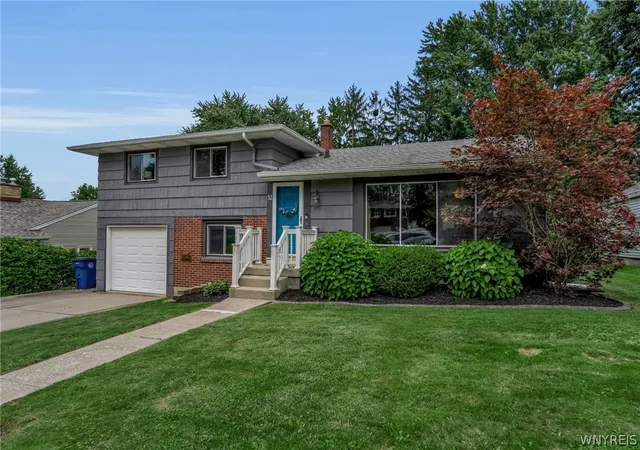 Photo 2 of Sale Pending at 32 Cherry St, Lockport City, NY 14094 | MLS# B1709066 | Listing updated on 2026-09-08