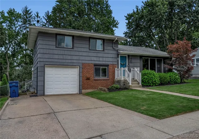 Photo 3 of Sale Pending at 32 Cherry St, Lockport City, NY 14094 | MLS# B1709066 | Listing updated on 2026-09-08