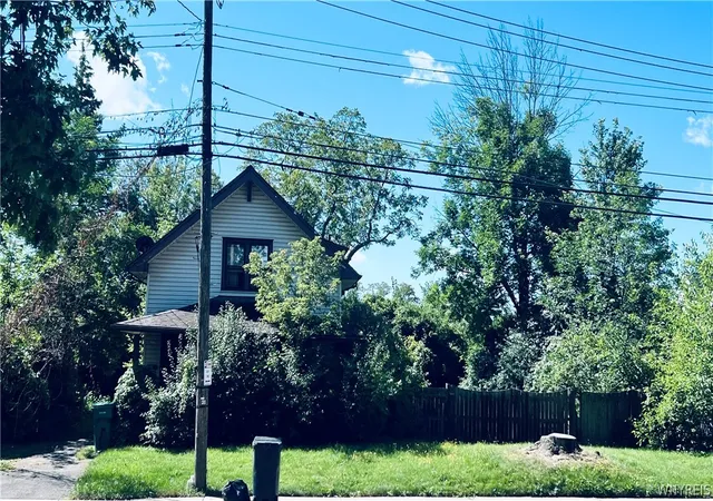 Photo 1 of Sale Pending at 1119 College Ave, Niagara Falls, NY 14305 | MLS# B1708726 | Listing updated on 2026-09-14