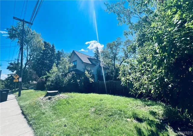 Photo 2 of Sale Pending at 1119 College Ave, Niagara Falls, NY 14305 | MLS# B1708726 | Listing updated on 2026-09-14