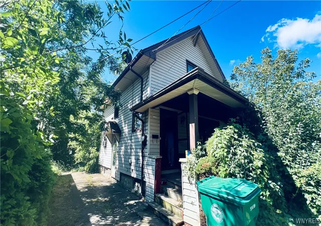 Photo 3 of Sale Pending at 1119 College Ave, Niagara Falls, NY 14305 | MLS# B1708726 | Listing updated on 2026-09-14