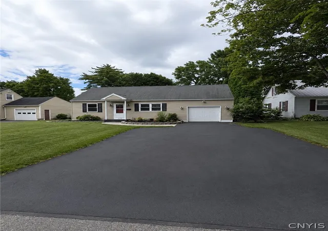 Photo 2 of Single family home for sale at 111 Tallmadge Rd, Clay, NY 13212 | MLS# S1709433 | Listing updated on 2026-09-15