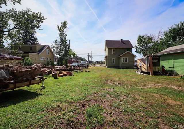 Photo 3 of Single family home for sale at 2408 Brewerton Rd, Salina, NY 13211 | MLS# S1709164 | Listing updated on 2026-09-12