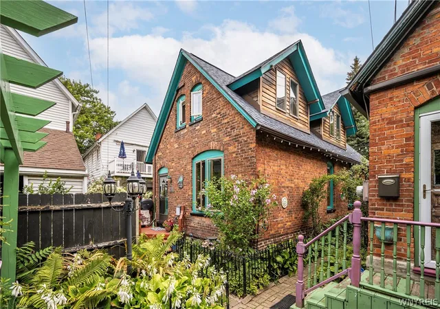 Photo 1 of Sale Pending at 388 Summer St #1, Buffalo, NY 14213 | MLS# B1709328 | Listing updated on 2026-09-08