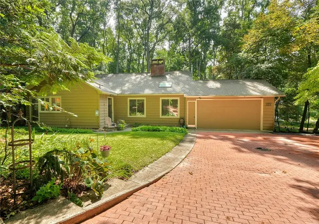 Photo 1 of Sale Pending at 189 Dickinson Rd, Webster, NY 14580 | MLS# R1708170 | Listing updated on 2026-09-08