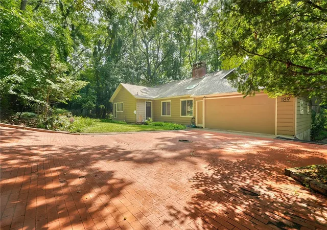 Photo 2 of Sale Pending at 189 Dickinson Rd, Webster, NY 14580 | MLS# R1708170 | Listing updated on 2026-09-08