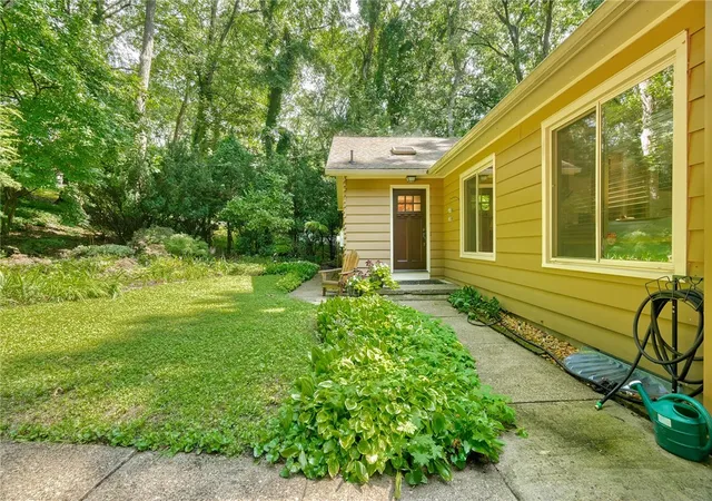 Photo 3 of Sale Pending at 189 Dickinson Rd, Webster, NY 14580 | MLS# R1708170 | Listing updated on 2026-09-08