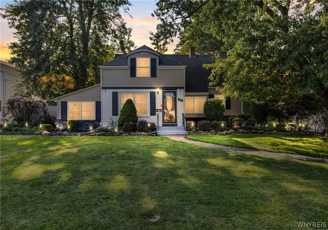 Photo 1 of Single family home for sale at 385 Walton Dr, Amherst, NY 14226 | MLS# B1709470 | Listing updated on 2026-09-11