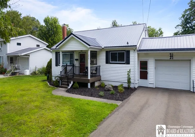 Photo 2 of Sale Pending at 206 Seymour St, Pomfret, NY 14063 | MLS# R1709016 | Listing updated on 2026-09-14