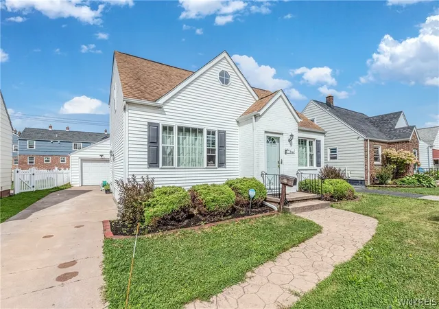 Photo 1 of Sale Pending at 430 Capen Blvd, Amherst, NY 14226 | MLS# B1708925 | Listing updated on 2026-09-13