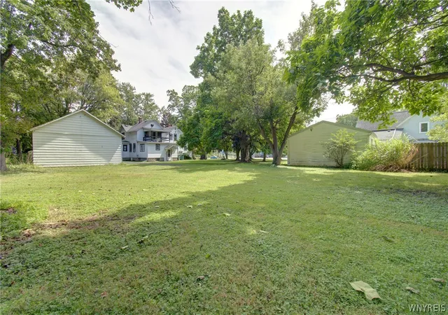 Photo 3 of Sale Pending at 1086 Niagara Falls Blvd, North Tonawanda, NY 14120 | MLS# B1707055 | Listing updated on 2026-09-15