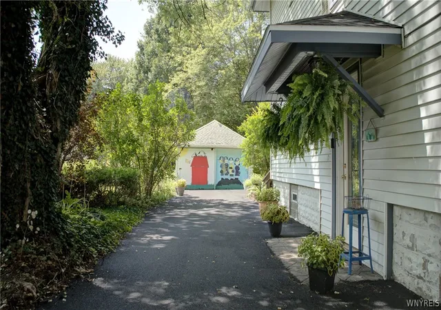 Photo 2 of Single family home for sale at 1102 Niagara Falls Blvd, North Tonawanda, NY 14120 | MLS# B1707054 | Listing updated on 2026-09-24