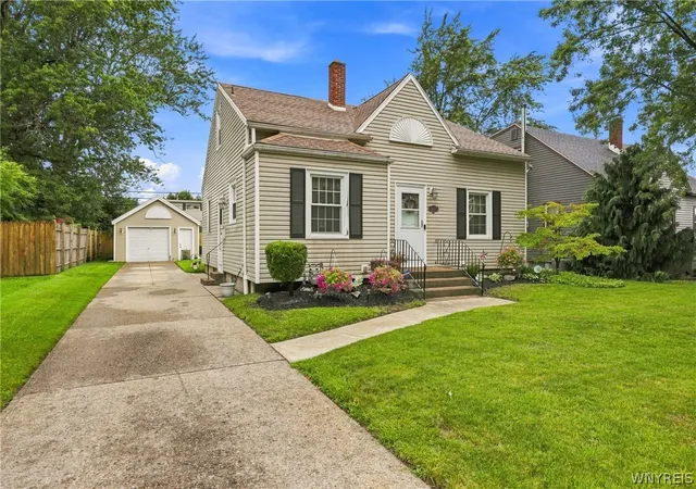 Photo 2 of Sale Pending at 540 Windermere Blvd, Amherst, NY 14226 | MLS# B1709458 | Listing updated on 2026-09-14
