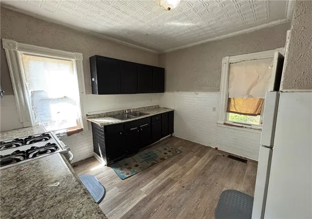 Photo 3 of Single family home for sale at 933 Jefferson Ave, Rochester, NY 14611 | MLS# R1709504 | Listing updated on 2026-08-24