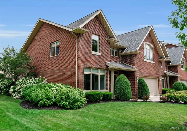 Photo 2 of Single family home for sale at 59 Ojibwa Cir, Buffalo, NY 14202 | MLS# B1709489 | Listing updated on 2026-09-05