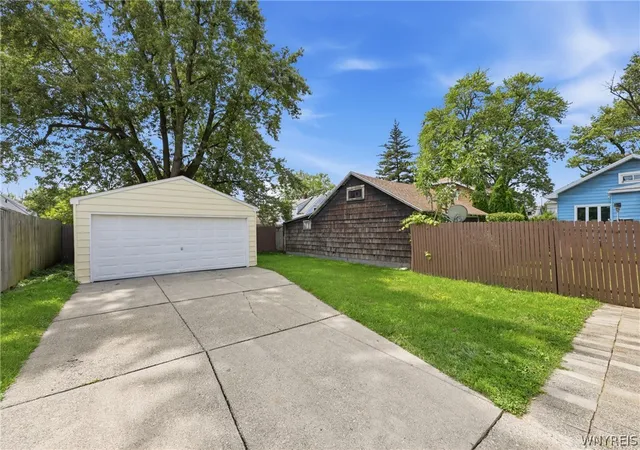 Photo 3 of Sale Pending at 15 Southcrest Ave, Cheektowaga, NY 14225 | MLS# B1709342 | Listing updated on 2026-09-14