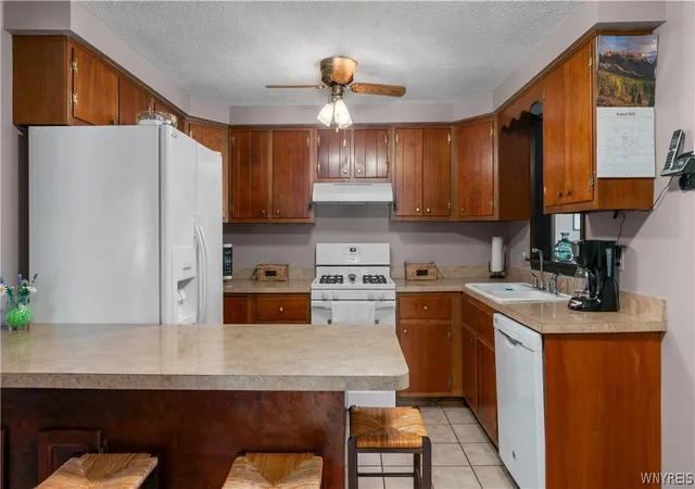Photo 3 of Sale Pending at 20 Glendale Ter, Orchard Park, NY 14127 | MLS# B1709521 | Listing updated on 2026-08-28