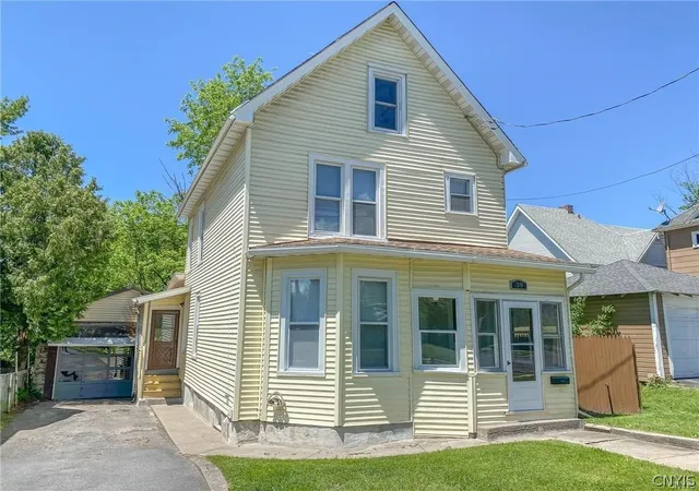 Photo 1 of Single family home for sale at 39 N Division St, Auburn, NY 13021 | MLS# S1701755 | Listing updated on 2026-09-04