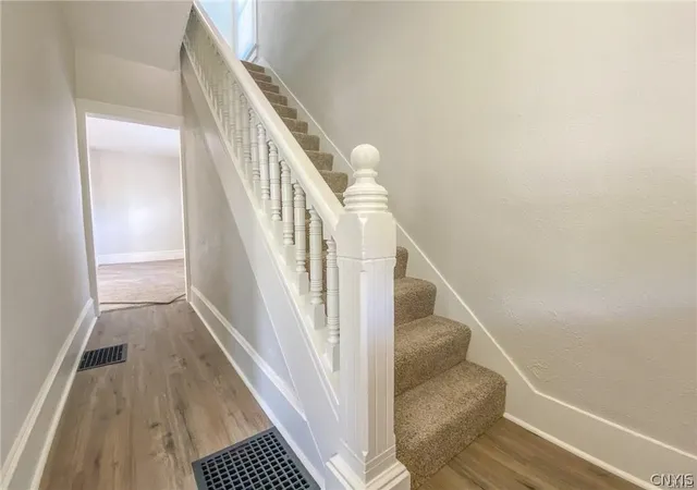 Photo 2 of Single family home for sale at 39 N Division St, Auburn, NY 13021 | MLS# S1701755 | Listing updated on 2026-09-04
