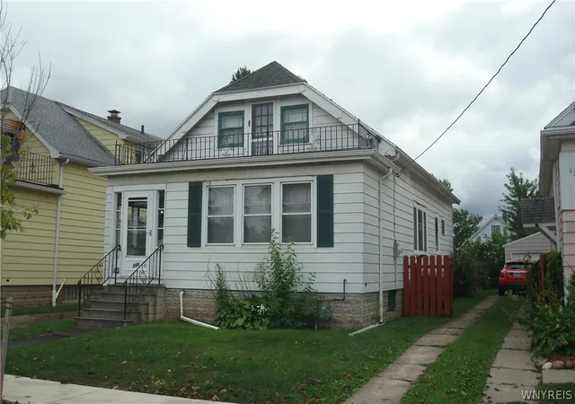 Photo 2 of Sale Pending at 135 Peach Tree Rd, Cheektowaga, NY 14225 | MLS# B1709285 | Listing updated on 2026-09-08