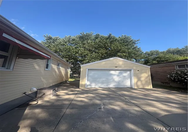 Photo 3 of Sale Pending at 639 Harlem Rd, West Seneca, NY 14224 | MLS# B1708317 | Listing updated on 2026-09-12