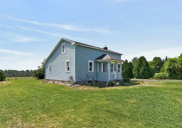 Photo 2 of Sale Pending at 557 Curtis Rd, Parma, NY 14468 | MLS# R1706933 | Listing updated on 2026-09-04