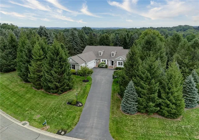 Photo 2 of Sale Pending at 4 Pine Holw, Mendon, NY 14506 | MLS# R1709022 | Listing updated on 2026-09-09