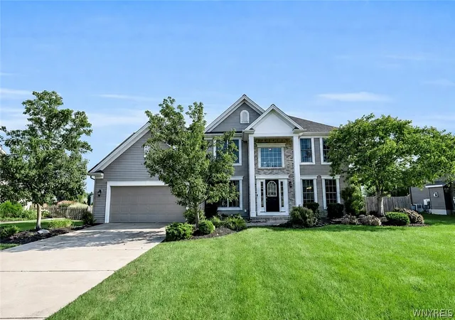 Photo 2 of Single family home for sale at 3856 Ontario Dr, Wheatfield, NY 14120 | MLS# B1709301 | Listing updated on 2026-09-15
