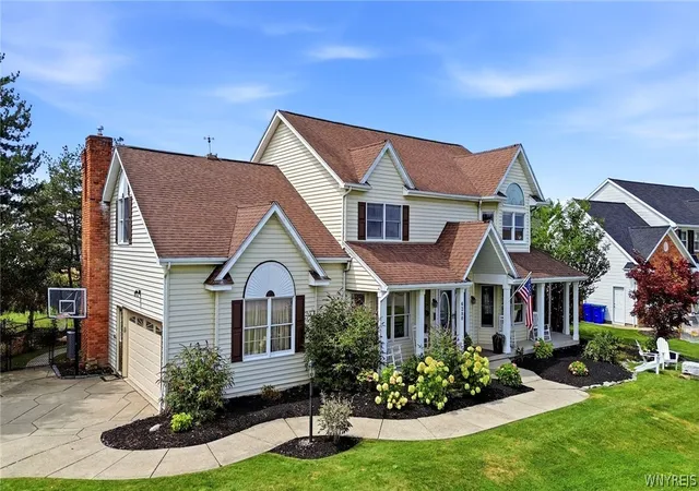 Photo 2 of Sale Pending at 6280 Crosswinds Ct, Clarence, NY 14051 | MLS# B1709302 | Listing updated on 2026-08-31
