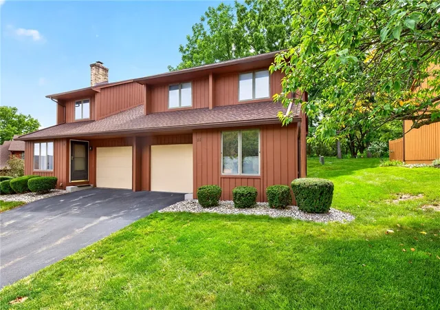 Photo 1 of Sale Pending at 11 Spring Hill, Perinton, NY 14450 | MLS# R1708728 | Listing updated on 2026-09-01