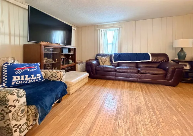 Photo 3 of Single family home for sale at 46 Fleming St, Rochester, NY 14612 | MLS# R1702762 | Listing updated on 2026-09-10